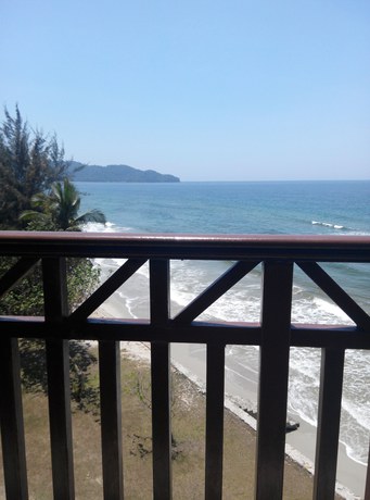 Imagen de los interiores del Hotel Sabah Beach Villas And Suites. Foto 16