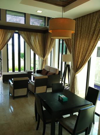 Imagen de los interiores del Hotel Sabah Beach Villas And Suites. Foto 17