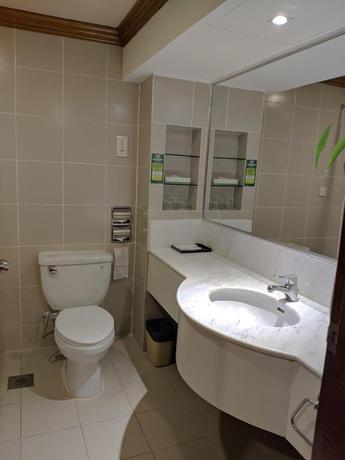 Imagen de la habitación del Hotel Sabah Oriental. Foto 6