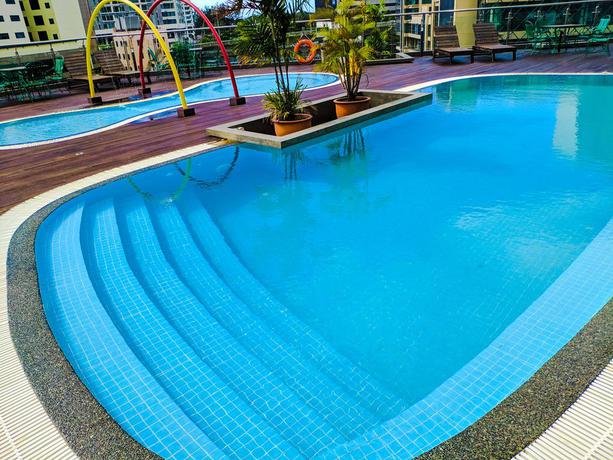 Imagen de la piscina del Hotel Sabah Oriental. Foto 17
