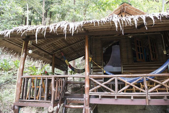 Imagen de la habitación del Hotel Sabai Corner Bungalows. Foto 17