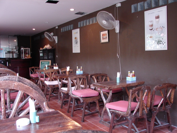 Imagen del bar/restaurante del Hotel Sabai House. Foto 4