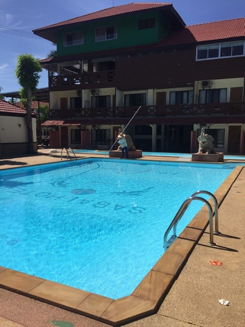 Imagen de la piscina del Hotel Sabai Lopburi. Foto 13