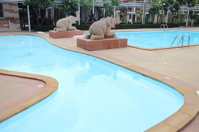 Imagen de la piscina del Hotel Sabai Lopburi. Foto 14