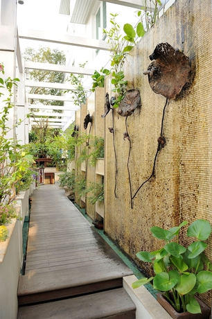 Imagen de los exteriores del Hotel Sabai Sathorn. Foto 11