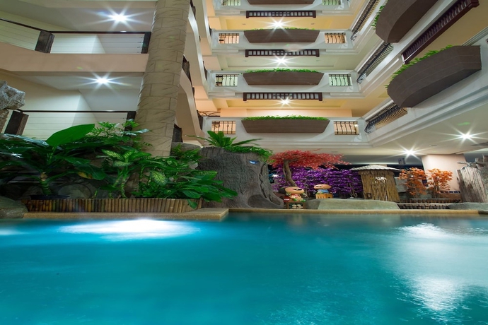 Imagen de la piscina del Hotel Sa-bai-dee Condo. Foto 16