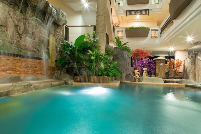Imagen de la piscina del Hotel Sa-bai-dee Condo. Foto 17