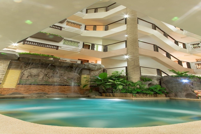Imagen de la piscina del Hotel Sa-bai-dee Condo. Foto 18
