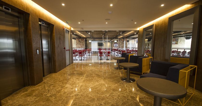 Imagen de los interiores del Hotel Sabana Park. Foto 16