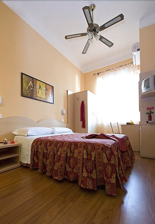 Imagen de la habitación del Hotel Sabatino, Milán. Foto 9