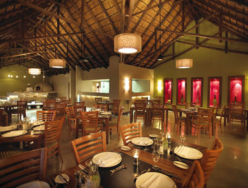 Imagen del bar/restaurante del Hotel Sabi River Sun Resort. Foto 2