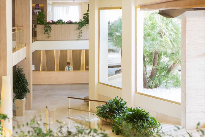 Imagen de los interiores del Hotel Sabina, Cala Millor. Foto 5