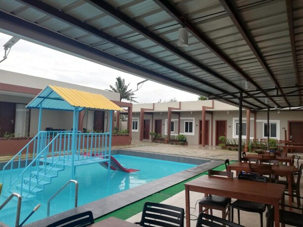 Imagen de la piscina del Hotel Sabine's Place. Foto 27