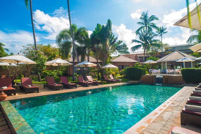 Imagen de la piscina del Hotel Saboey Resort and Villas. Foto 14