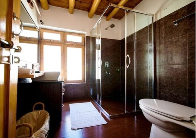 Imagen de la habitación del Hotel Saboo Resorts. Foto 14
