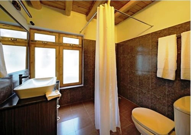 Imagen de la habitación del Hotel Saboo Resorts. Foto 15