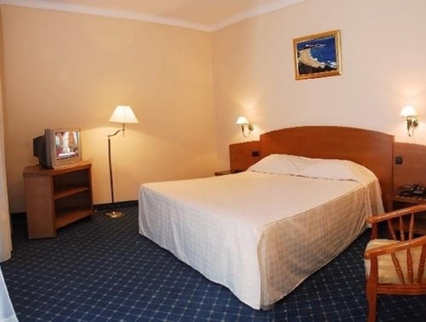 Imagen de la habitación del Hotel Sabri. Foto 2