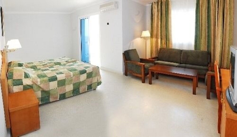 Imagen de la habitación del Hotel Sabri. Foto 7