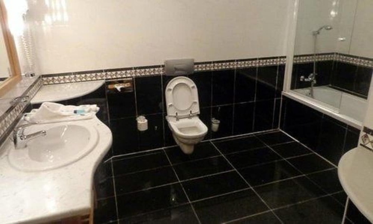 Imagen de la habitación del Hotel Sabri. Foto 16