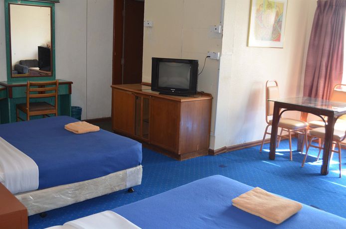 Imagen de los exteriores del Hotel Sabrina Court. Foto 14