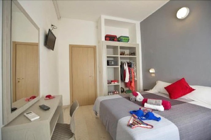 Imagen de la habitación del Hotel Sabrina Rimini. Foto 11