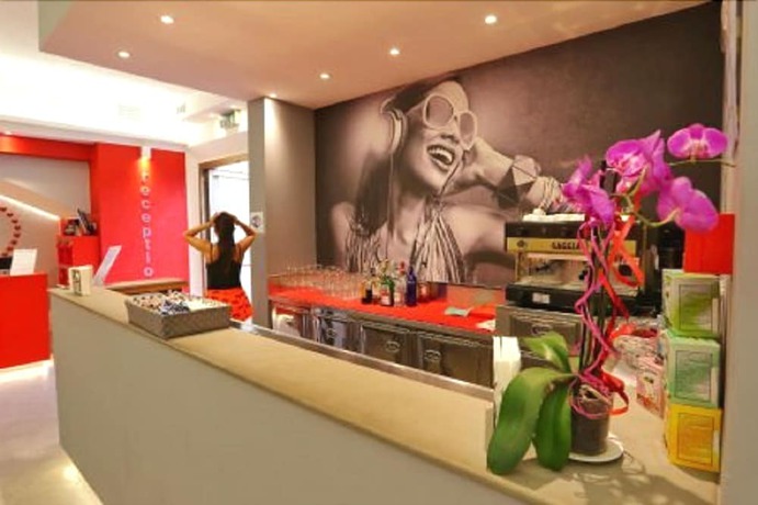 Imagen del bar/restaurante del Hotel Sabrina Rimini. Foto 2
