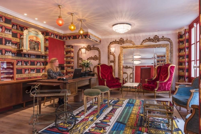 Imagen de los interiores del Hotel Sacha. Foto 14