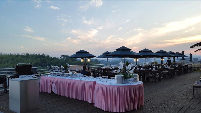 Imagen de los exteriores del Hotel Sacheon Grand. Foto 10