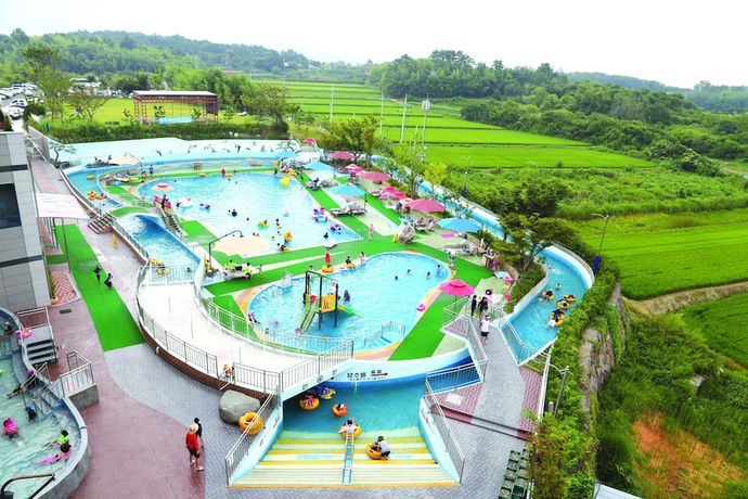 Imagen de la piscina del Hotel Sacheon Grand. Foto 18