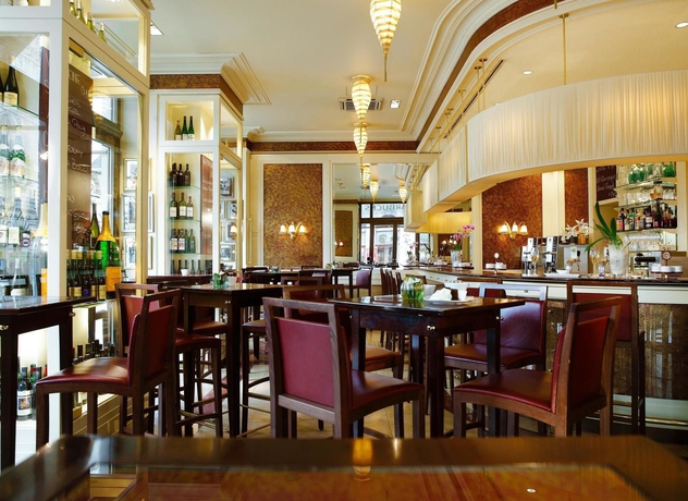 Imagen del bar/restaurante del Hotel Sacher Wien. Foto 2