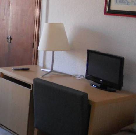 Imagen de la habitación del Hotel Sacratif. Foto 7