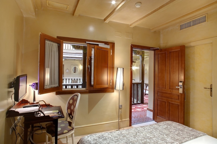 Imagen de la habitación del Hotel Sacristía De Santa Ana. Foto 5