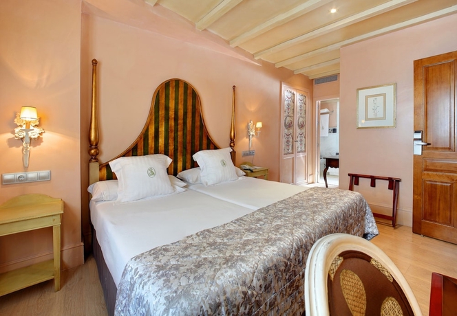 Imagen de la habitación del Hotel Sacristía De Santa Ana. Foto 8