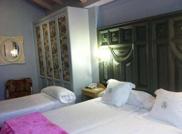 Imagen de la habitación del Hotel Sacristía De Santa Ana. Foto 12