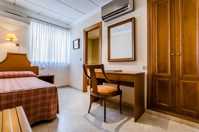 Imagen de la habitación del Hotel Sacromonte. Foto 2