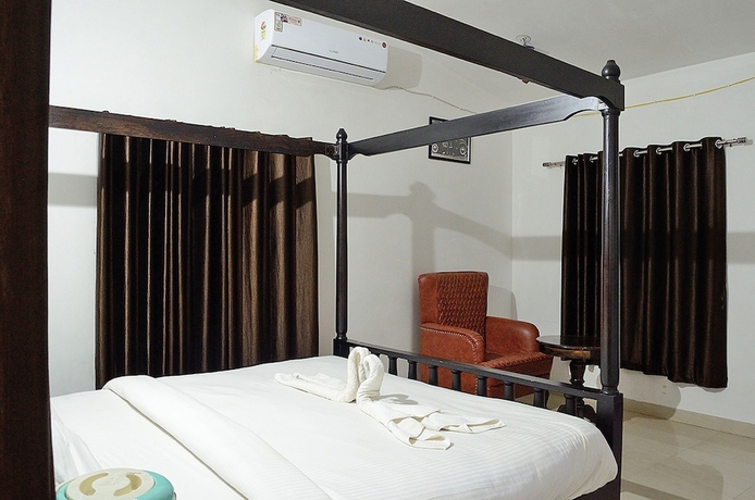 Imagen de la habitación del Hotel Sadanira Resort. Foto 12