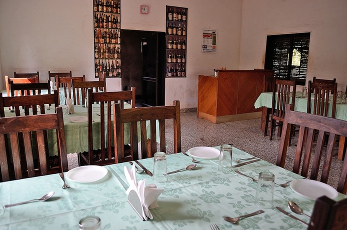 Imagen del bar/restaurante del Hotel Sadanira Resort. Foto 4