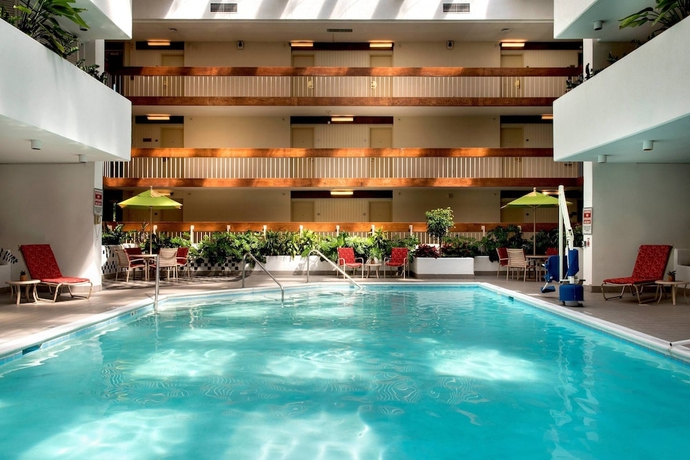 Imagen de la piscina del Hotel Saddle Brook Marriott. Foto 16