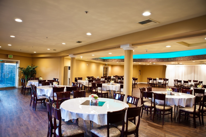 Imagen del bar/restaurante del Hotel Saddleback Los Angeles - Norwalk. Foto 4