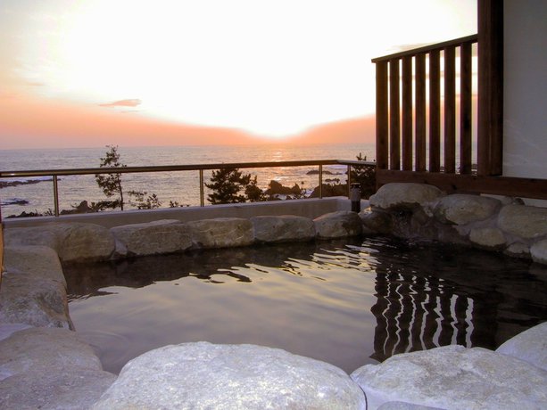 Imagen de la piscina del Hotel Sado Resort Azuma. Foto 12