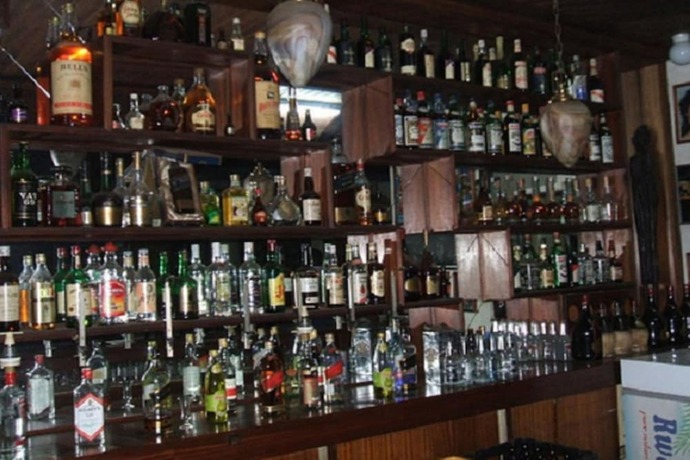 Imagen del bar/restaurante del Hotel Sadrina Comfort Cottages. Foto 13