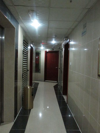 Imagen de los interiores del Hotel Safari Apartments. Foto 10