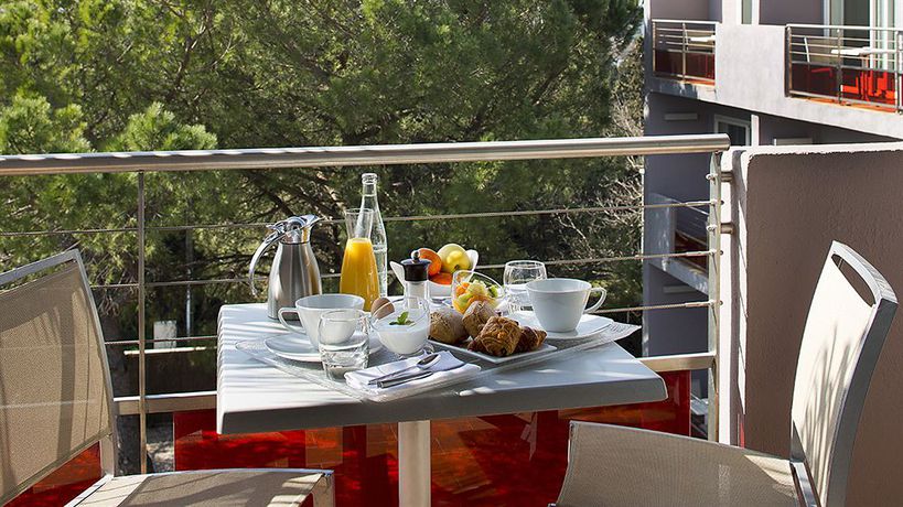 Imagen de los exteriores del Hotel Safari, Carpentras. Foto 11