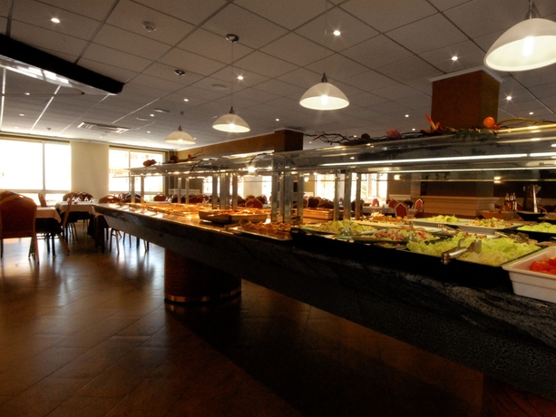 Imagen del bar/restaurante del Hotel Safari, Gandía. Foto 7