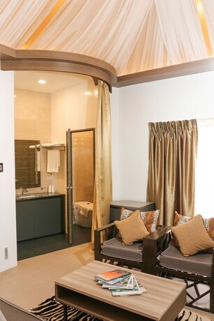 Imagen de la habitación del Hotel Safari Hotel And Villas. Foto 33