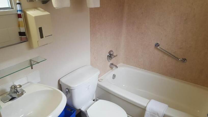 Imagen de la habitación del Hotel Safari Inn Motel. Foto 20