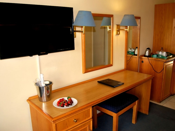 Imagen de la habitación del Hotel Safari Lodge & Convention Centre. Foto 12