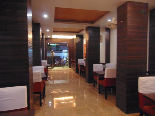 Imagen del bar/restaurante del Hotel Saffron, Benar&eacute;s. Foto 5