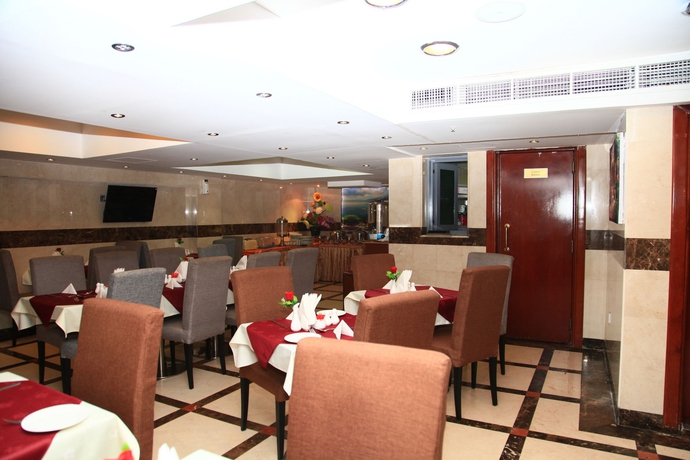 Imagen del bar/restaurante del Hotel Saffron, Deira. Foto 3