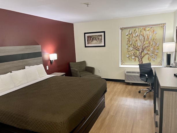 Imagen de la habitación del Hotel Saffron Inn and Suites. Foto 2